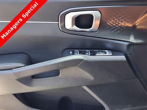 New 2025 Kia Sorento LX image 15
