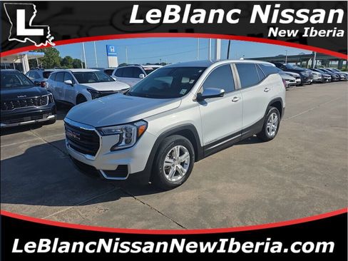 Used 2022 GMC Terrain SLE FWD image 1