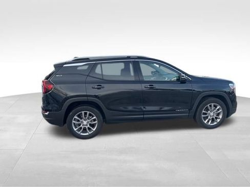 Used 2024 GMC Terrain SLT image 9