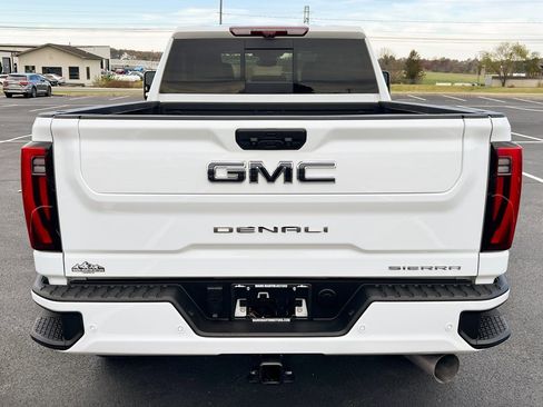 Used 2024 GMC Sierra 2500 Denali Ultimate image 13