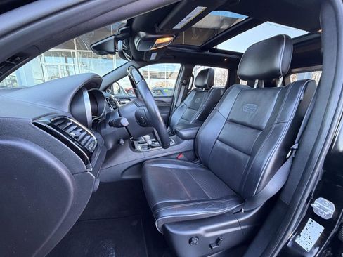 Used 2019 Jeep Grand Cherokee Overland image 14