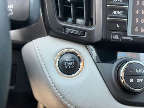 Used 2018 Toyota RAV4 Limited w/ Advanced Technology Package image 28