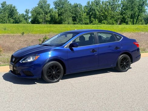 Used 2018 Nissan Sentra SV FWD image 11