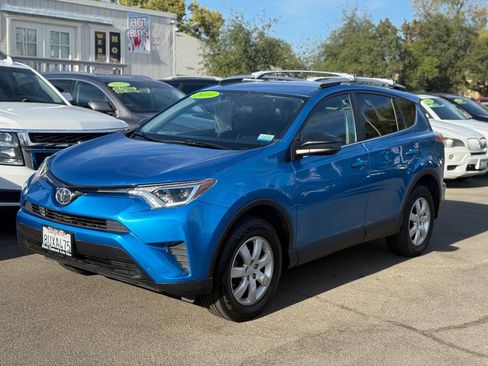 Used 2016 Toyota RAV4 LE AWD/4WD image 3