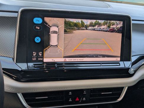 Used 2024 Volkswagen Atlas Cross Sport SEL Premium R-Line image 14