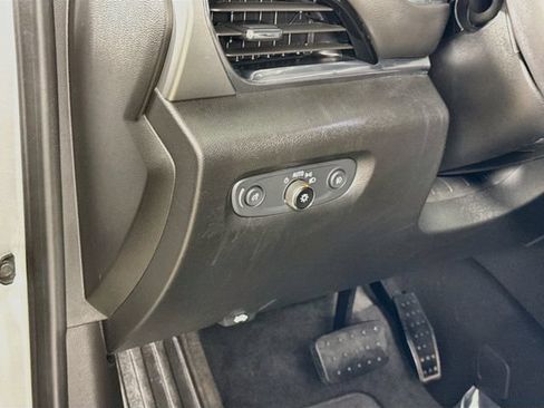 Used 2020 Chevrolet Traverse LT FWD image 10