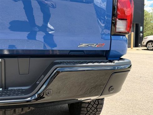 Used 2025 Chevrolet Colorado ZR2 AWD/4WD image 12
