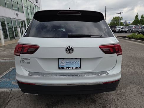 Certified 2021 Volkswagen Tiguan SE FWD image 8