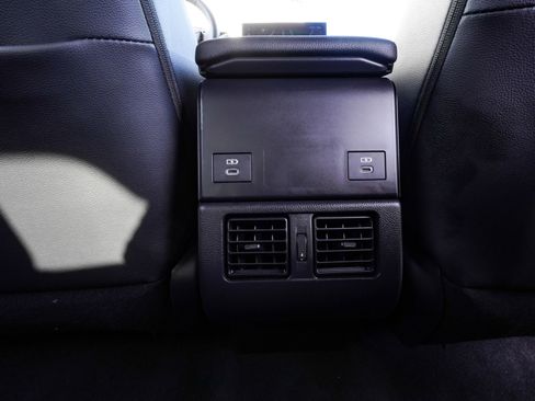 Used 2025 Toyota bZ4X AWD image 31