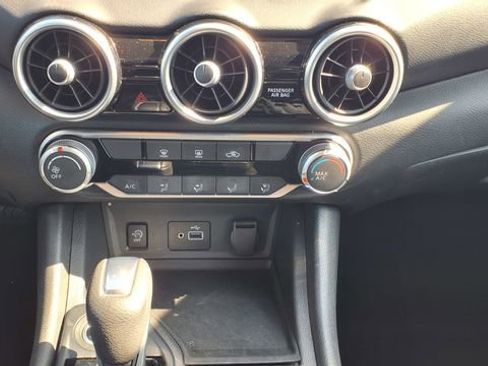 Used 2025 Nissan Sentra S image 20