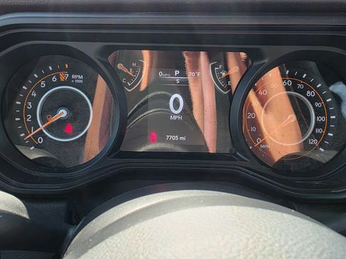 Used 2025 Jeep Gladiator Mojave AWD/4WD image 25