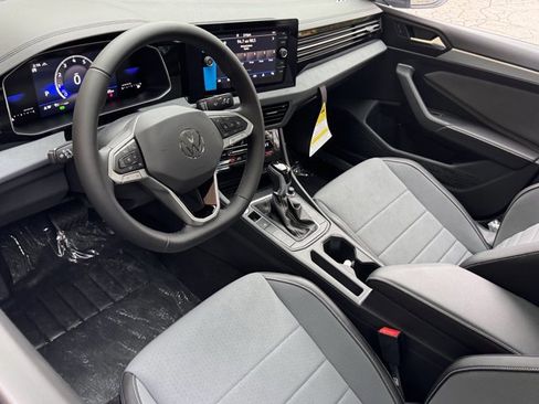 New 2025 Volkswagen Jetta SE image 16