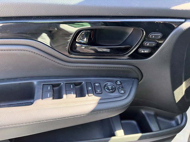 Used 2025 Honda Odyssey Elite image 8