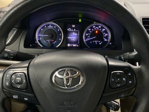 Used 2016 Toyota Camry LE FWD image 15