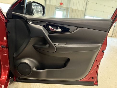 Used 2022 Nissan Rogue Sport SL image 13