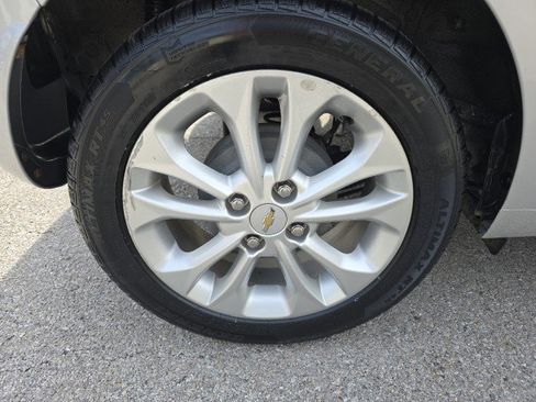 Used 2021 Chevrolet Spark LT image 11