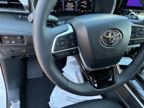 New 2026 Toyota Highlander Limited AWD/4WD image 26