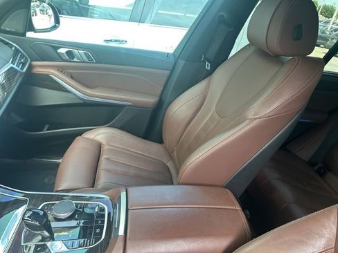 Used 2021 BMW X5 xDrive40i w/ M Sport Package AWD/4WD image 6