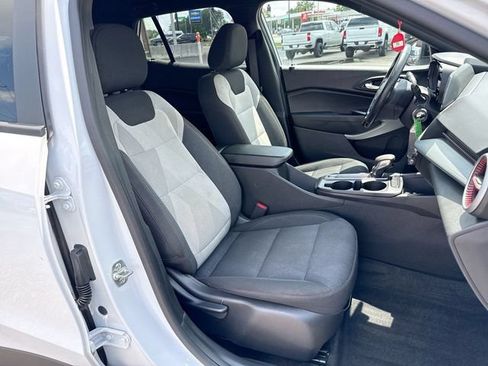 Certified 2025 Chevrolet Trax RS w/ Driver Confidence Package FWD image 25