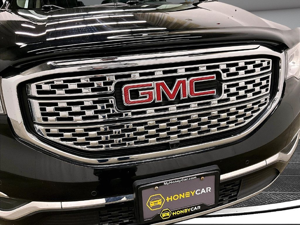Used 2018 GMC Acadia Denali w/ Technology Package AWD/4WD image 32