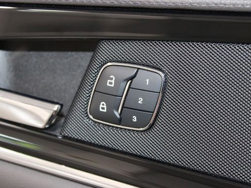 Used 2023 Lincoln Nautilus AWD w/ Premium Package image 27