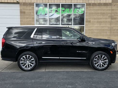 Used 2021 GMC Yukon Denali w/ Denali Premium Package image 6