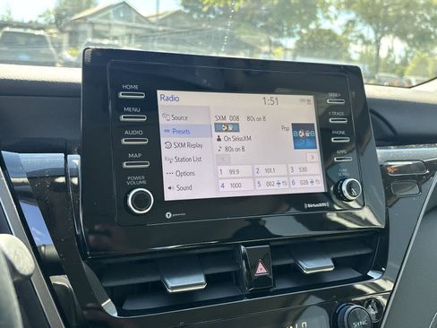Used 2022 Toyota Camry SE w/ Convenience Package FWD image 9
