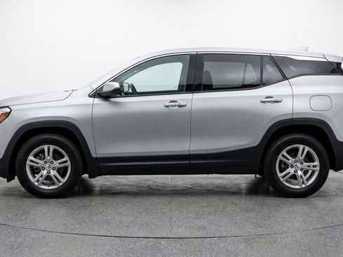 Used 2024 GMC Terrain SLE FWD image 5