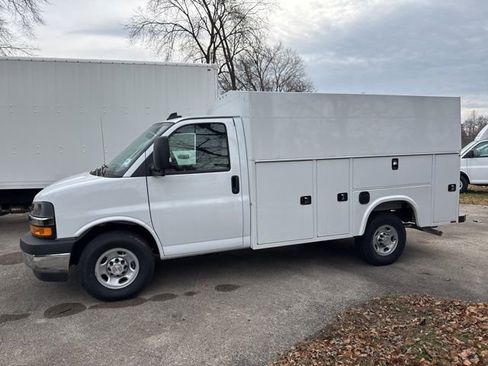 New 2025 Chevrolet Express 3500 w/ Power Convenience Package RWD image 3