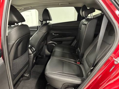 Certified 2025 Hyundai Tucson Limited FWD image 12
