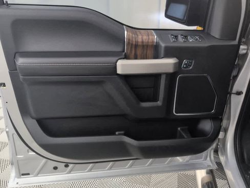 Used 2019 Ford F150 Lariat RWD image 18