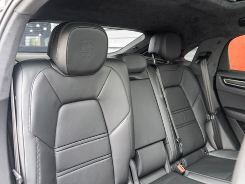 Used 2022 Porsche Cayenne Turbo S AWD/4WD image 28