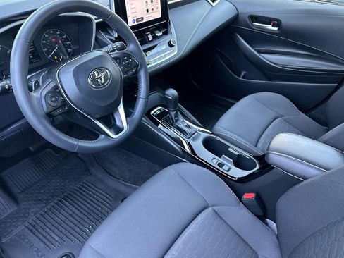 Used 2024 Toyota Corolla SE w/ SE Package image 4