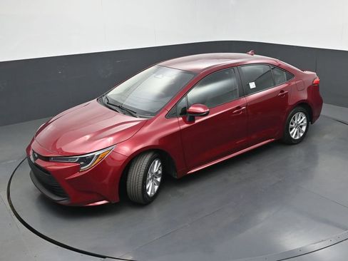 Used 2023 Toyota Corolla LE w/ LE Convenience Package FWD image 30