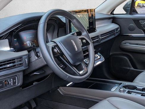 Used 2023 Lincoln Corsair FWD image 9