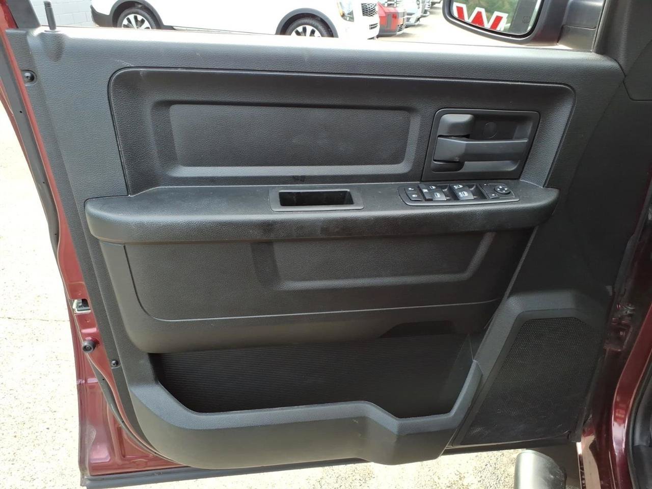 Used 2019 RAM 1500 Express w/ Wheel & Sound Group AWD/4WD image 9