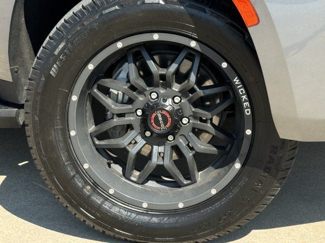 Used 2022 GMC Yukon AT4 w/ Max Trailering Package AWD/4WD image 39