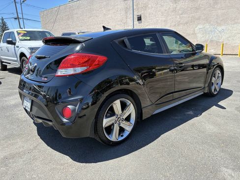 Used 2013 Hyundai Veloster Turbo FWD image 2