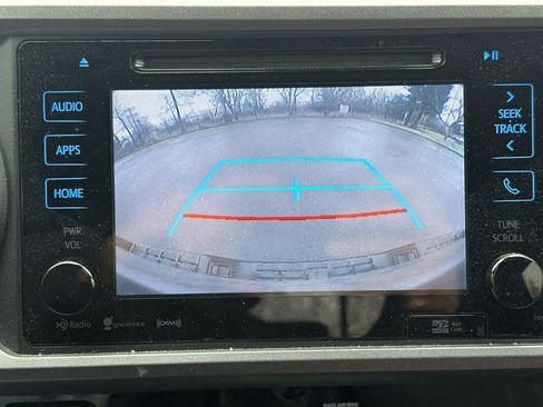 Used 2018 Toyota Tacoma TRD Sport w/ Technology Package image 11