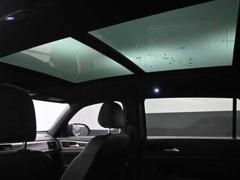 Used 2020 Volkswagen Atlas Cross Sport SEL image 2