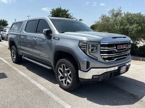 Used 2024 GMC Sierra 1500 SLT w/ SLT Convenience Package AWD/4WD image 11
