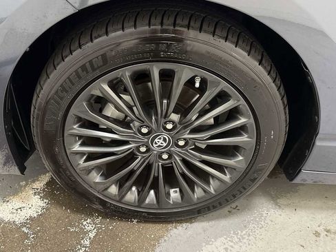 Certified 2019 Toyota Avalon XSE image 10