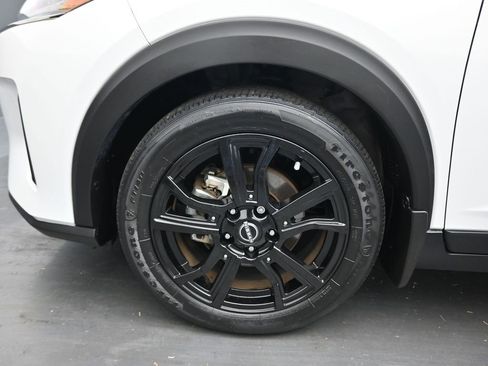 Used 2022 Nissan Kicks SR image 47