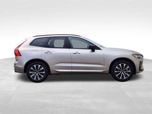 Certified 2025 Volvo XC60 B5 Plus AWD/4WD image 34