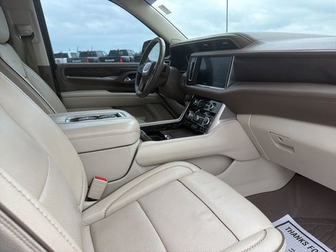 Used 2021 GMC Yukon XL Denali image 28