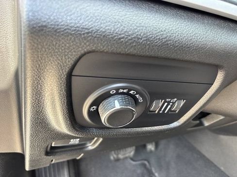 Used 2023 Jeep Grand Cherokee L Altitude AWD/4WD image 22