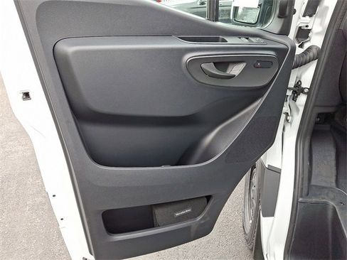Used 2025 Mercedes-Benz Sprinter 2500 image 13