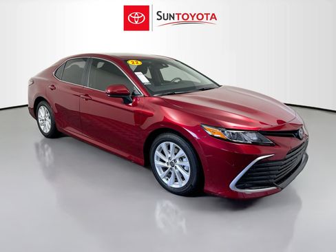 Used 2022 Toyota Camry LE FWD image 1