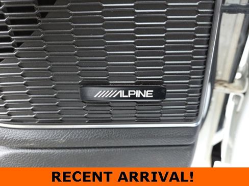 Used 2023 Jeep Grand Cherokee Overland w/ Luxury Tech Group IV image 12