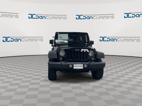 Used 2017 Jeep Wrangler Unlimited Sport w/ Quick Order Package 24S AWD/4WD image 3
